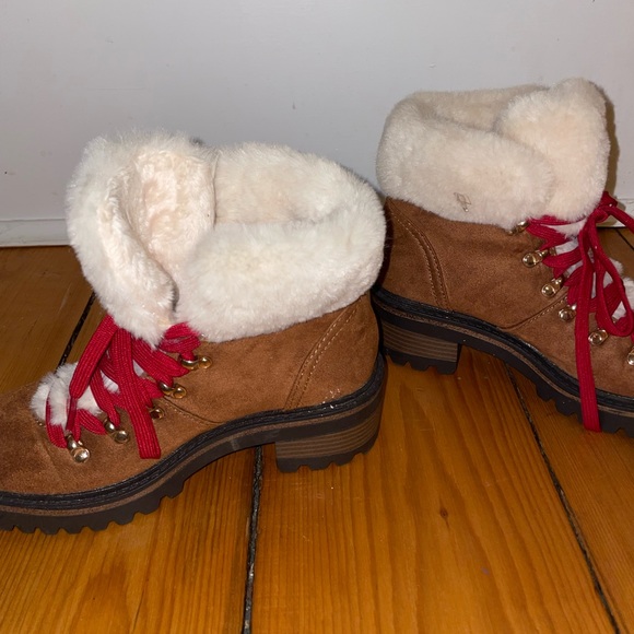 Sherpa Boots - Picture 2 of 2